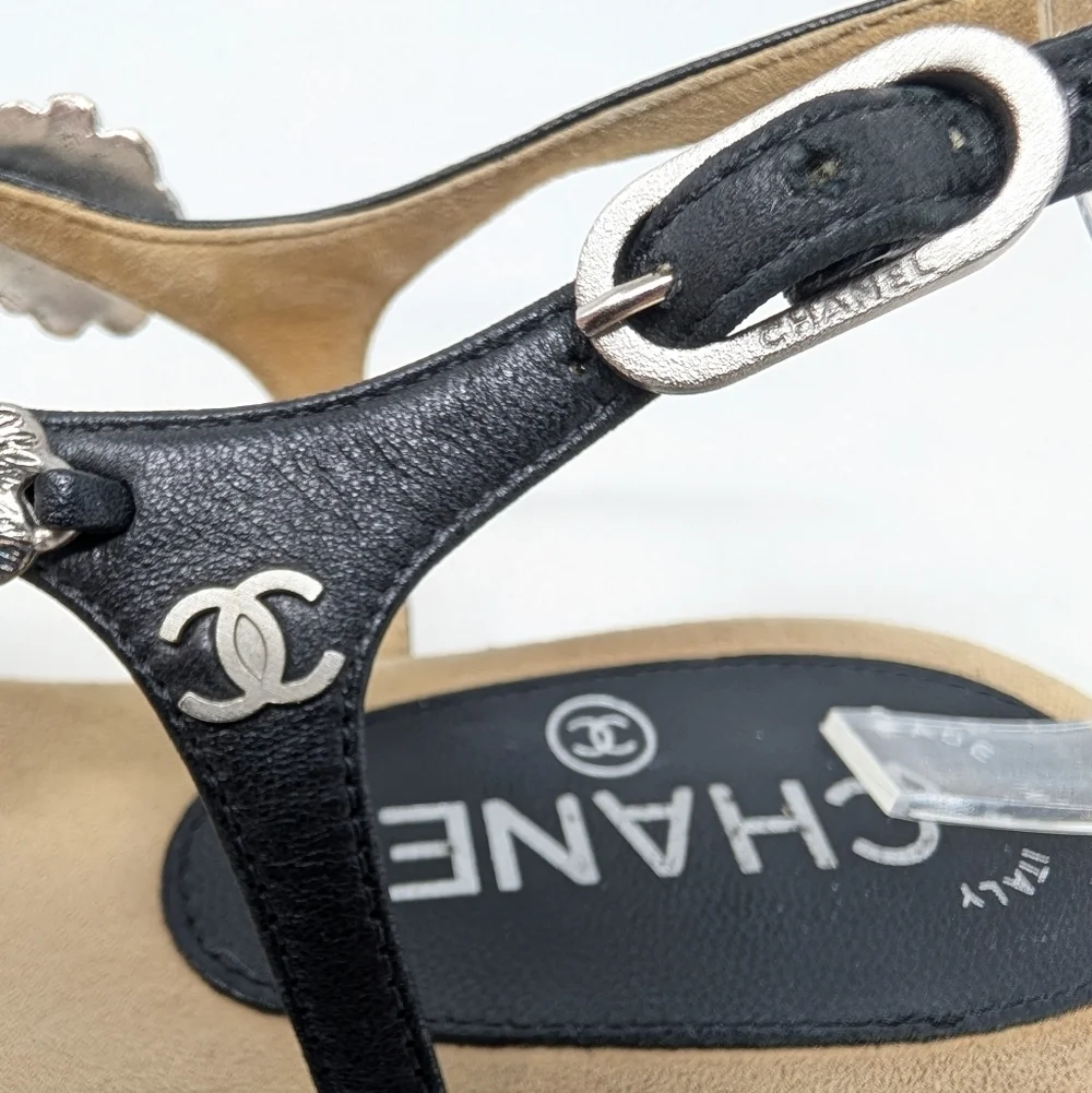 Chanel Camellia CC flat Thong Sandals Black Leather Size 38.5